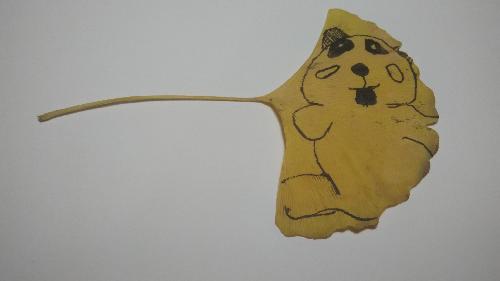 金黄的银杏叶仿写 200字