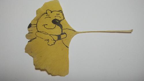 金黄的银杏叶仿写 200字